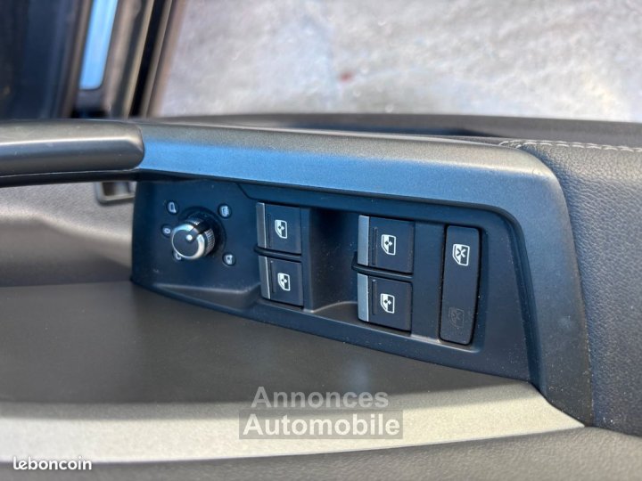 Audi Q3 Sportback 20 35 tdi 150 s-line s-tronic bva - 8