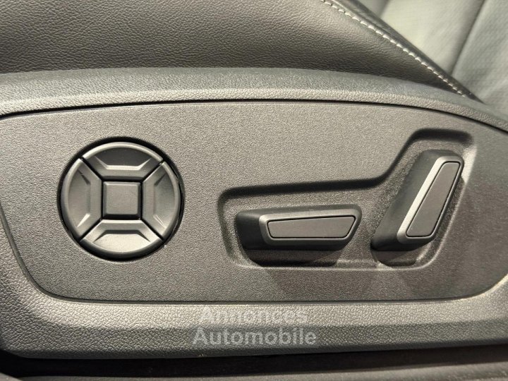 Audi Q3 Sportback 45 TFSIe 245 cv S-Line S-Tronic TFSI / Attelage / Toit ouvrant / Hifi SONOS / TVA - 19