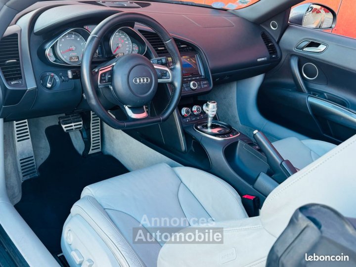 Audi R8 Spyder Phase 2 42 V8 430 ch Rtronic Quattro - 9