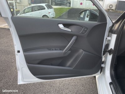 Audi A1 Sportback 16 TDI 90CH FAP S LINE 5 PLACES - 15