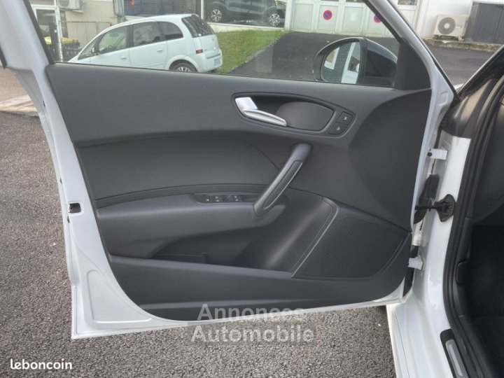 Audi A1 Sportback 16 TDI 90CH FAP S LINE 5 PLACES - 15