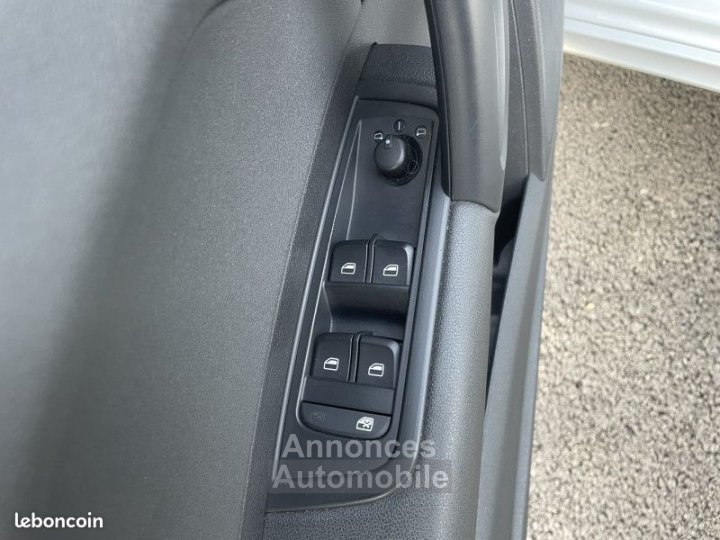 Audi A1 Sportback 16 TDI 90CH FAP S LINE 5 PLACES - 16