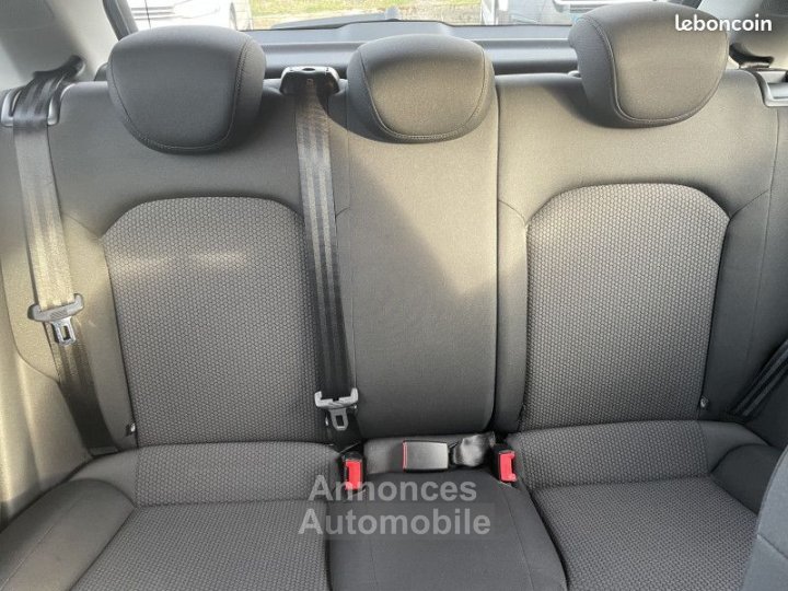 Audi A1 Sportback 16 TDI 90CH FAP S LINE 5 PLACES - 24