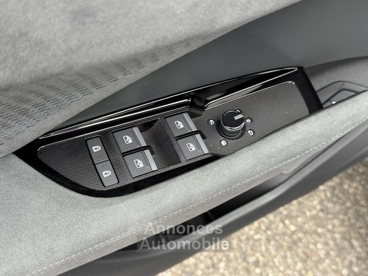 Audi Q3 HYBRIDE e-hybrid 272 ch S tronic 6 Design - 33