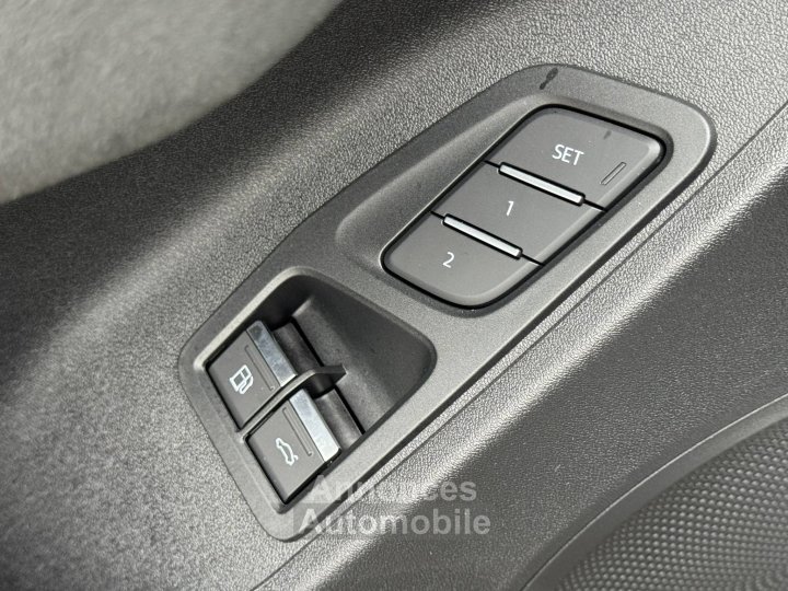 Audi Q3 HYBRIDE e-hybrid 272 ch S tronic 6 Design - 34