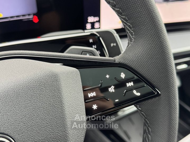 Audi Q3 HYBRIDE e-hybrid 272 ch S tronic 6 Design - 41