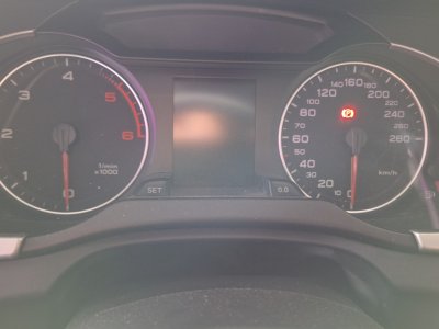 Audi A4 BERLINE 20l TDI 143 ch ~ Aide au Stationnement ~ R&eacute;gulateur de Vitesse ~ GPS ~ Clim auto   - 12