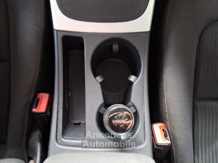 Audi A4 BERLINE 20l TDI 143 ch ~ Aide au Stationnement ~ R&eacute;gulateur de Vitesse ~ GPS ~ Clim auto - 18