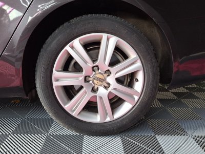 Audi A4 BERLINE 20l TDI 143 ch ~ Aide au Stationnement ~ R&eacute;gulateur de Vitesse ~ GPS ~ Clim auto   - 29