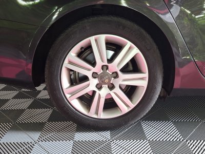 Audi A4 BERLINE 20l TDI 143 ch ~ Aide au Stationnement ~ R&eacute;gulateur de Vitesse ~ GPS ~ Clim auto   - 30