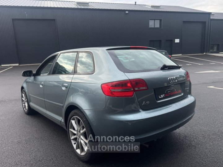 Audi A3 II 20 TDI 140ch DPF Start/Stop Ambiente S tronic 6 - 8