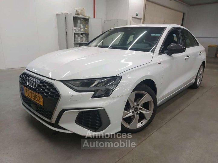 Audi A3 35TFSi Sedan SLine STronic LED-CUIR-NAVI-CAMERA - 2