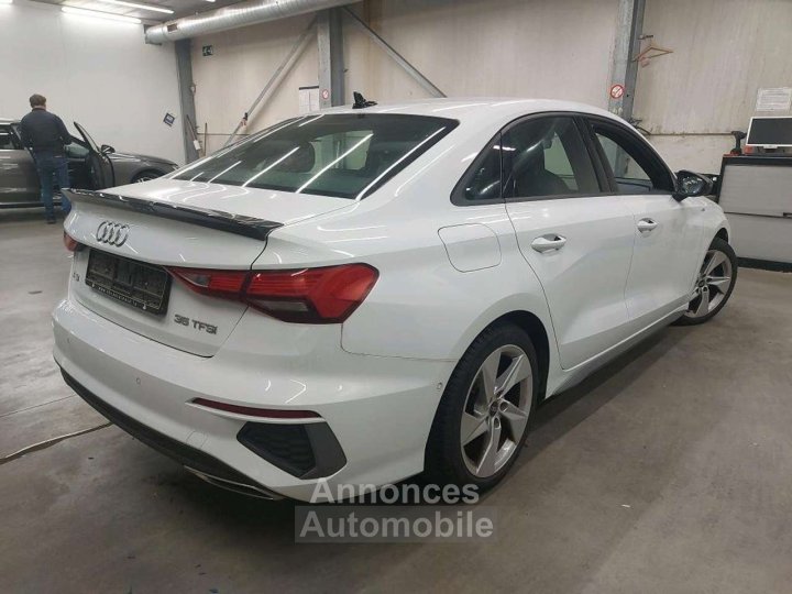 Audi A3 35TFSi Sedan SLine STronic LED-CUIR-NAVI-CAMERA - 3