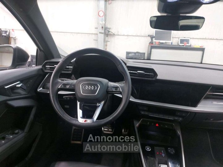 Audi A3 35TFSi Sedan SLine STronic LED-CUIR-NAVI-CAMERA - 4