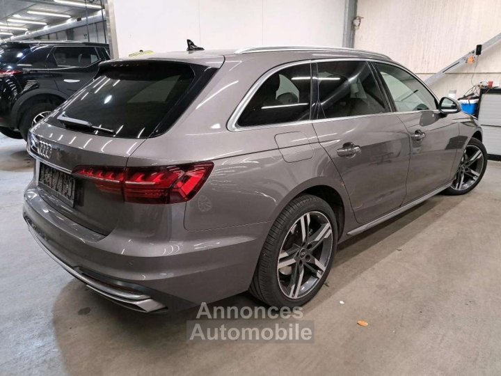 Audi A4 30TDi Avant STRONIC - 3