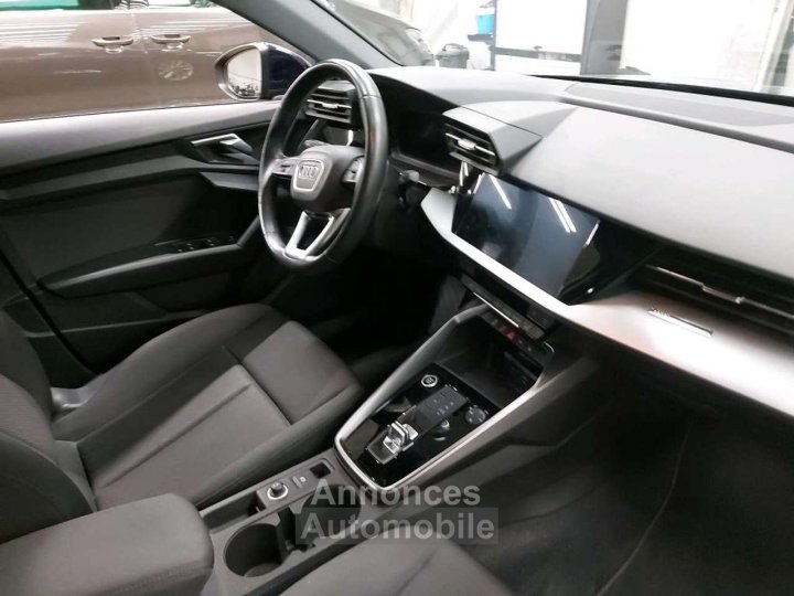 Audi A3 30TFSI Sedan Stronic - 4