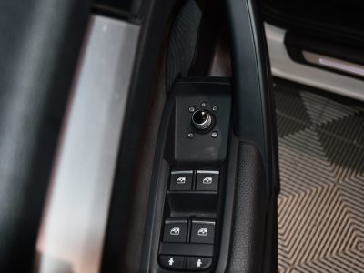 Audi Q5 S-Line 40 TDI 190 Quattro GPS Virtual Bang Olufsen Vebasto Pré Sense Drive Magnétic Ride Attelage JA 20 - 13