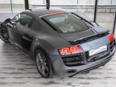 Audi R8 Quattro 52 V10 FSI 525   - 8
