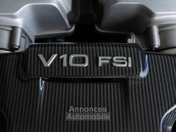 Audi R8 Quattro 52 V10 FSI 525 - 12