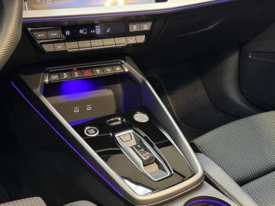 Audi A3 IV (2) Berline 15 35 TFSI Mild Hybrid 150 S Line S Tronic 7 1° Main FR Options%2B%2B%2B a - 12