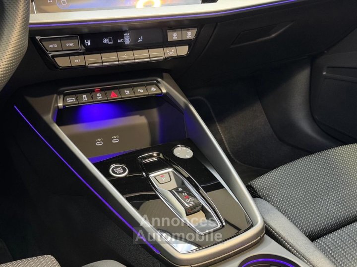 Audi A3 IV (2) Berline 15 35 TFSI Mild Hybrid 150 S Line S Tronic 7 1° Main FR Options%2B%2B%2B a - 12