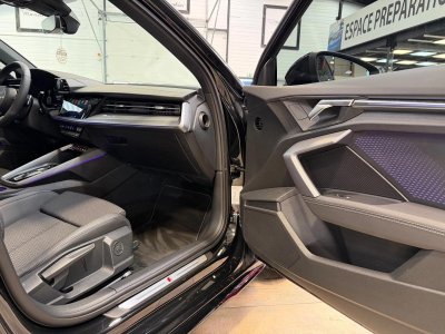 Audi A3 IV (2) Berline 15 35 TFSI Mild Hybrid 150 S Line S Tronic 7 1° Main FR Options%2B%2B%2B a - 19