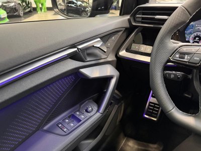 Audi A3 IV (2) Berline 15 35 TFSI Mild Hybrid 150 S Line S Tronic 7 1° Main FR Options%2B%2B%2B a - 33