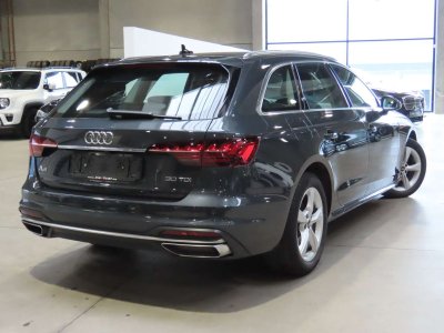 Audi A4 30TDi Avant Adv STRONIC   - 3