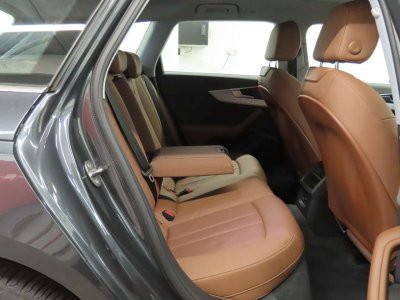 Audi A4 30TDi Avant Adv STRONIC   - 6