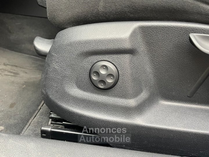 Audi Q3 20 TFSI 220 ch Quattro S line S tronic 7 / SIEGES CHAUFFANTS / TOIT OUVRANT - 42