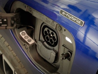 Audi Q3 HYBRIDE e-hybrid 272 ch S tronic 6 S line   - 9