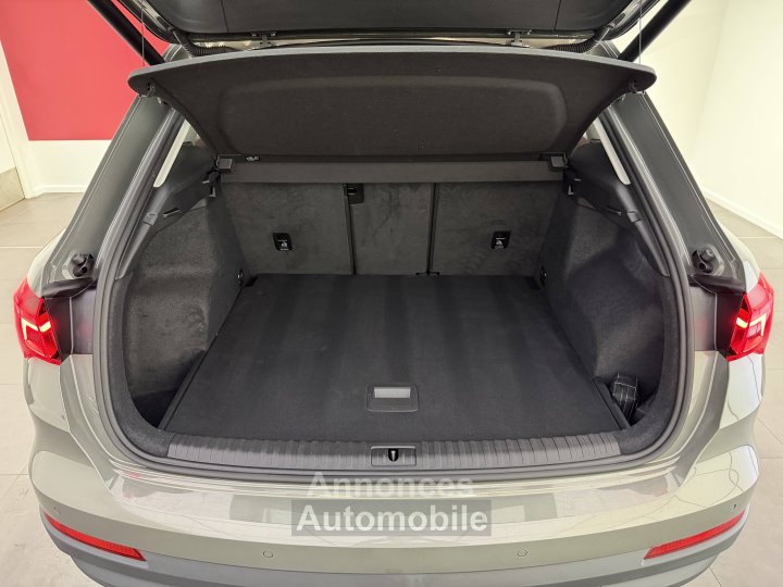 Audi Q3 35 TFSI 150 ch S tronic 7 Design - 8