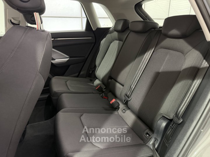 Audi Q3 35 TFSI 150 ch S tronic 7 Design - 11