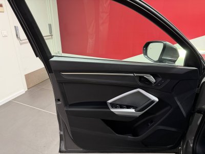 Audi Q3 35 TFSI 150 ch S tronic 7 Design   - 13