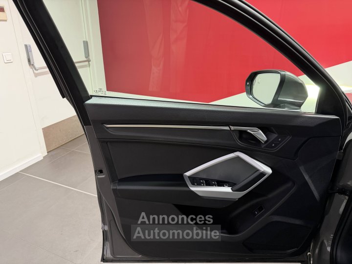 Audi Q3 35 TFSI 150 ch S tronic 7 Design - 13