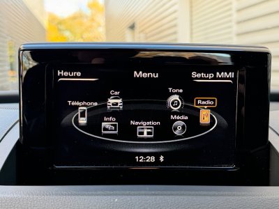 Audi Q3 BUSINESS 20 TDI Ultra 150 ch - Attelage - Coffre et rétro électrique - GARANTIE 12 MOIS - 24