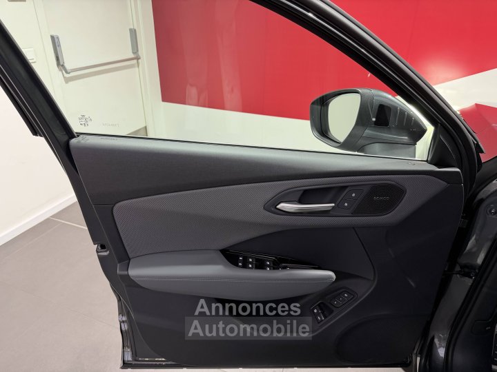 Audi Q3 HYBRIDE e-hybrid 272 ch S tronic 6 S line - 12