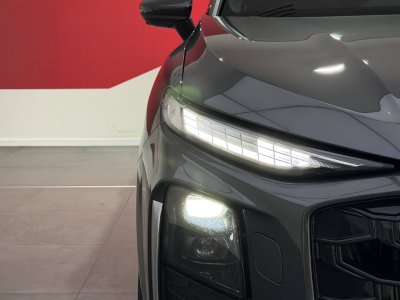 Audi Q3 HYBRIDE e-hybrid 272 ch S tronic 6 S line   - 64