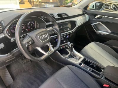 Audi Q3 35 TFSI 150 ch S tronic 7 Design   - 3