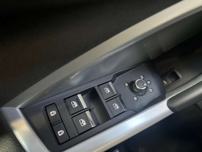 Audi Q3 35 TFSI 150 ch S tronic 7 Design   - 15