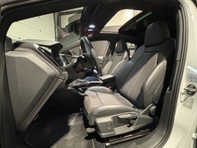 Audi Q4 E-Tron SPORTBACK 40 204 ch 82 kWh S line - première main - parfait état - toit ouvrant   - 9