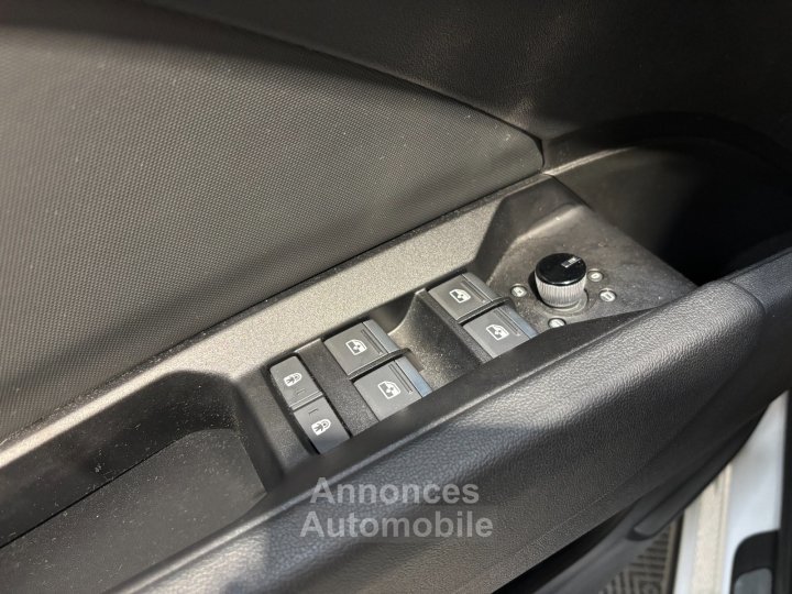 Audi Q4 E-Tron SPORTBACK 40 204 ch 82 kWh S line - première main - parfait état - toit ouvrant - 38