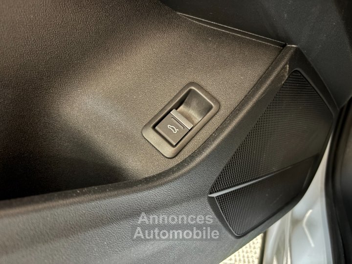 Audi Q4 E-Tron SPORTBACK 40 204 ch 82 kWh S line - première main - parfait état - toit ouvrant - 39