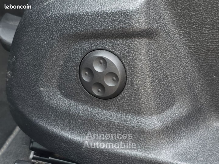 Audi Q3 14 tfsi 150 s-line s-tronic bva origine fr 2 eme main garantie 6 mois - 25