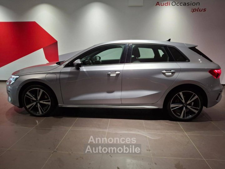 Audi A3 Sportback 40 TFSIe 204 S tronic 6 Design Luxe - 3