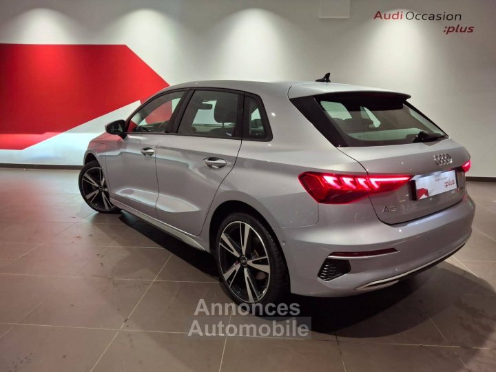 Audi A3 Sportback 40 TFSIe 204 S tronic 6 Design Luxe - 4