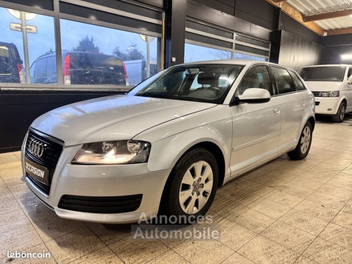 Audi A3 16 TDI 105CH DPF START-STOP AMBIENTE 3P - 1