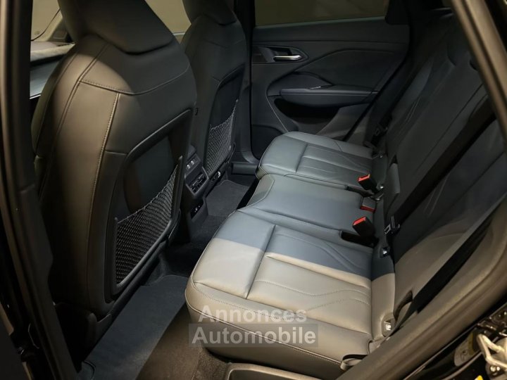 Audi Q3 e-hybrid 272 ch S tronic 6 S line - 11