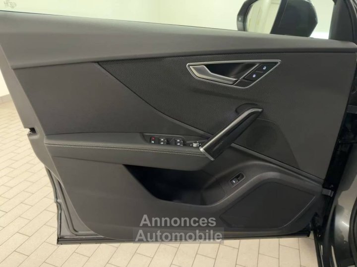 Audi Q2 S Line 40 TFSI quS tr RFK MATRIX NAVI PANO - 11