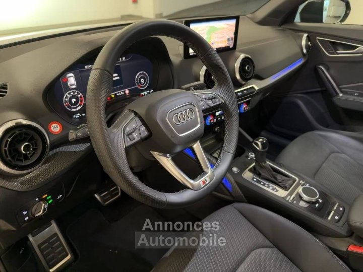Audi Q2 S Line 40 TFSI quS tr RFK MATRIX NAVI PANO - 12